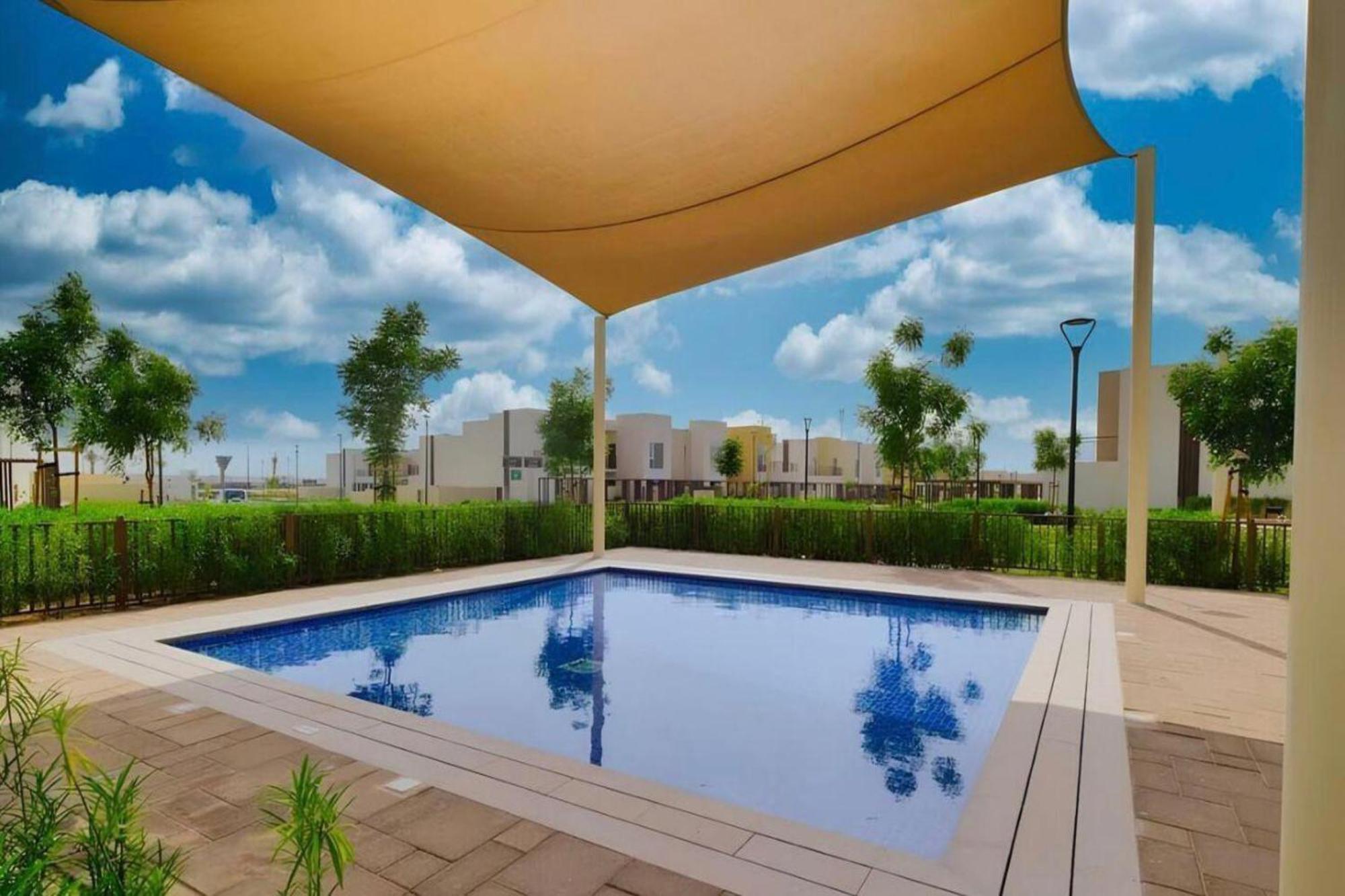 Phaedrus Living Urbana Serenity Escape *