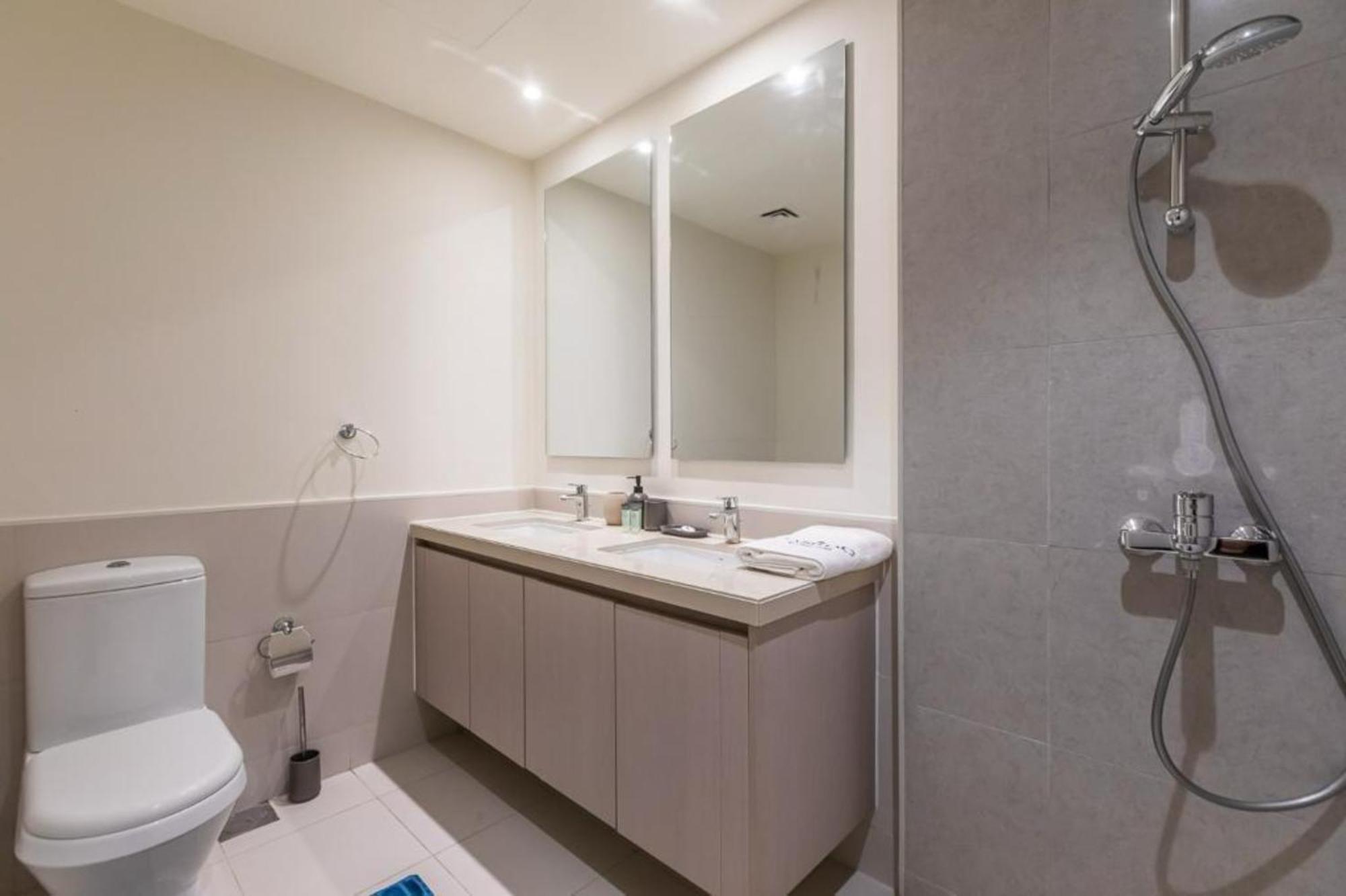 Villa Phaedrus Living Urbana Serenity Escape