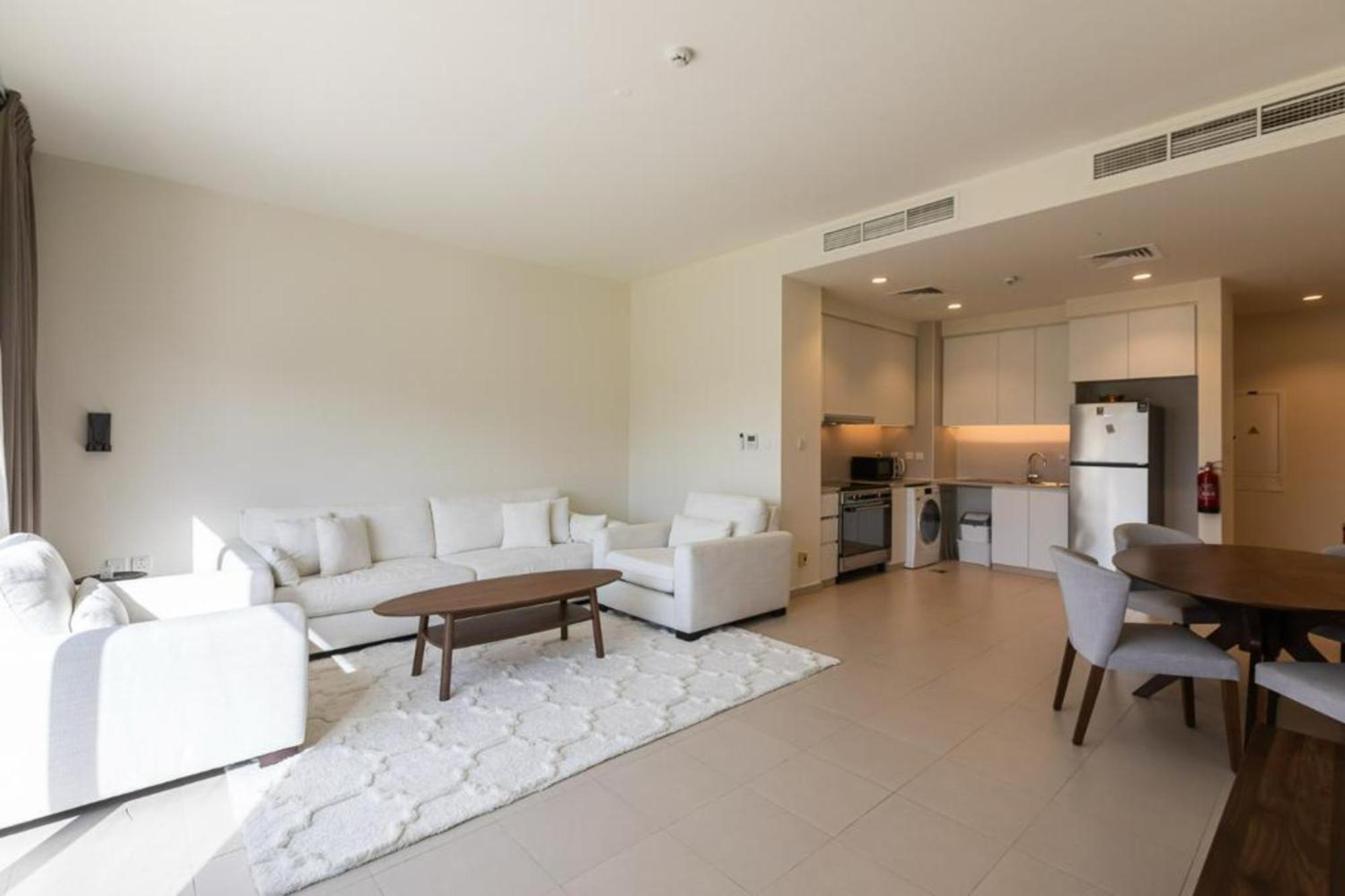 Phaedrus Living Urbana Serenity Escape *